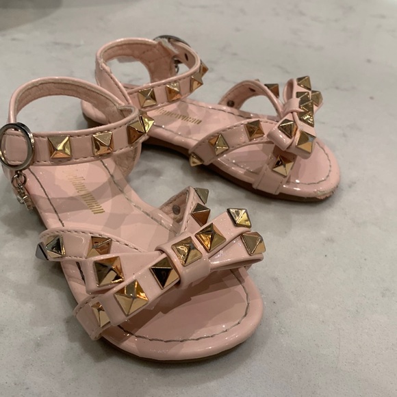 Toddler girl designer inspired sandals with rock studs - Picture 3 of 4